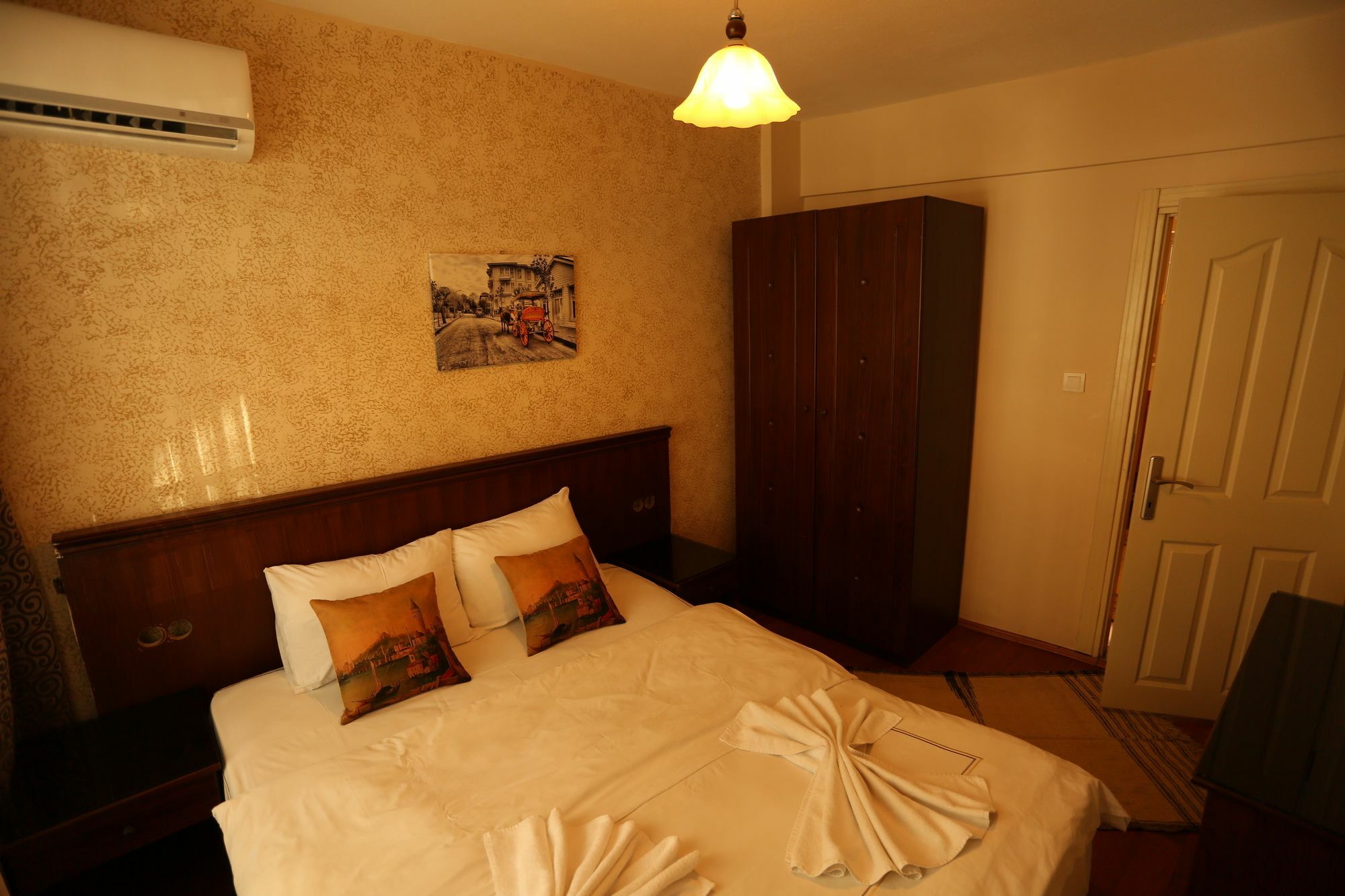 Dos Hermanos Hotel Истанбул Екстериор снимка